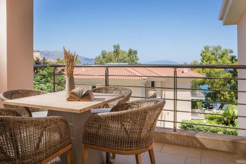 Meliti Waterfront Suites