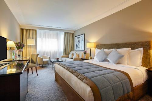 Warwick Paris