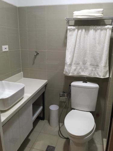 Luxury condo At Shore 1 Tower C1, Mall of Asia Complex Pasay City