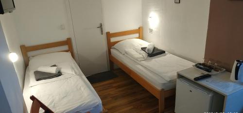 Local Rooms