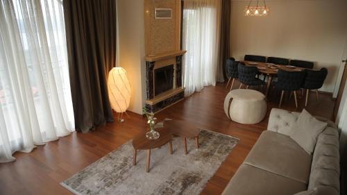 Orchid Hills - heated swimming pool