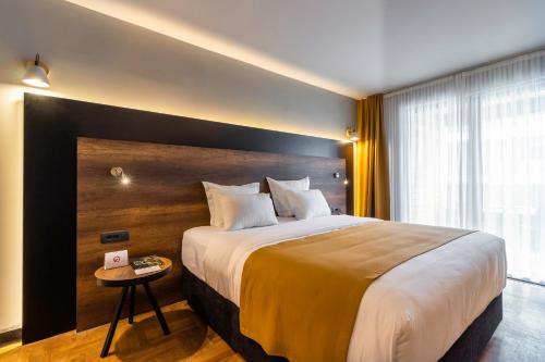 Next Door Park Hotel