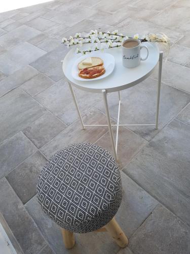 Evmelia Kakopetria Suites