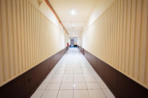 RedDoorz @ Downtown Bacolod