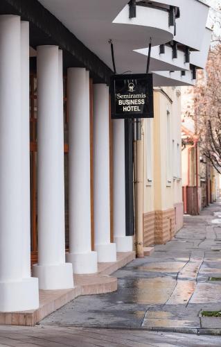 Business Hotel Semiramis