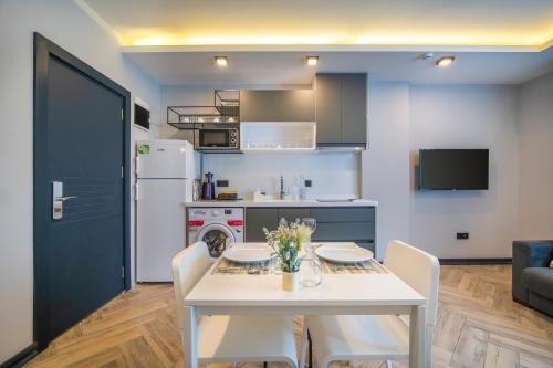 Meyde Boutique & Suites