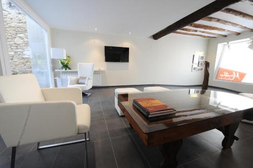 Mirablanc Apartamentos Turisticos