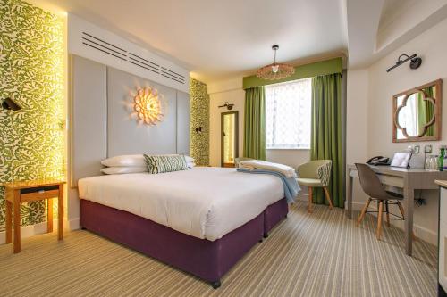 Maids Head Hotel