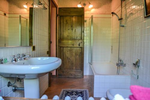 Castello Di Cernusco Lombardone