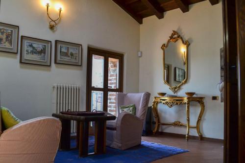 Castello Di Cernusco Lombardone