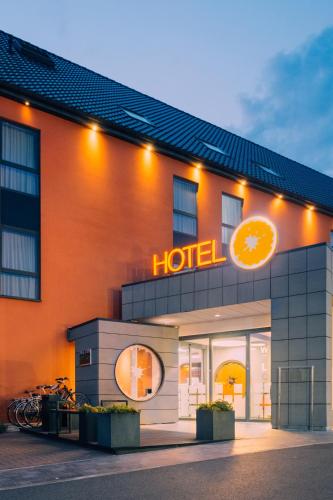 Orange Hotel
