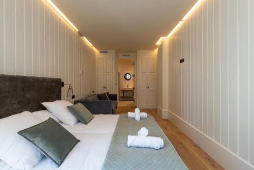 Bilbao Metropolitan Apartments by Urban Hosts