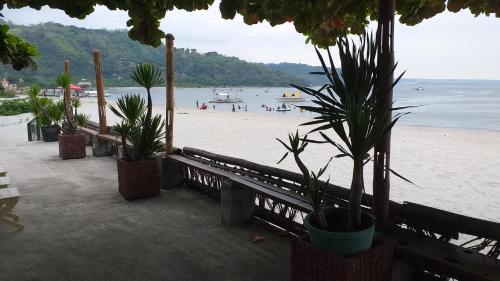 Playa Papagayo Beach Inn & Restaurant