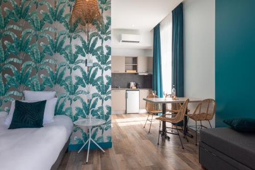 The Originals Chateau De Tauzies