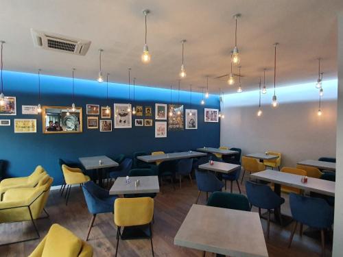 Holidays & Work HOTEL RESTAURANT