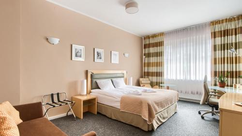 404 Rooms and Apartments