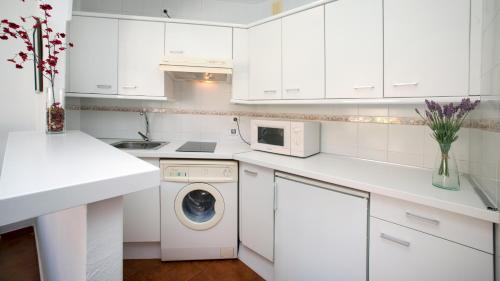 Apartamentos Leo Islamar