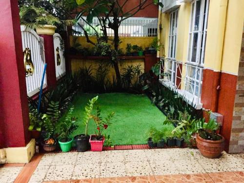 Entire House with 4 rooms near SM Molino and Vermosa Ayala