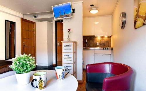 City Hotel-Apartment