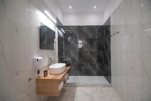 Plaka Arch Suites