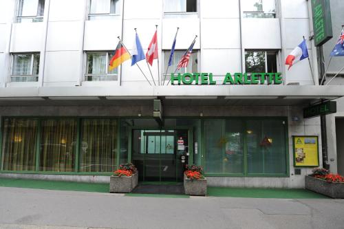 Arlette Am Hauptbahnhof
