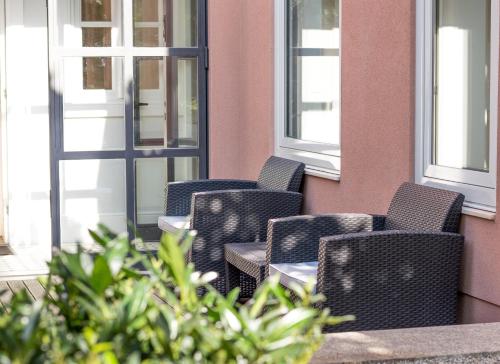 Queen's Garden Hostel