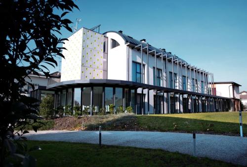 Mxp Rooms