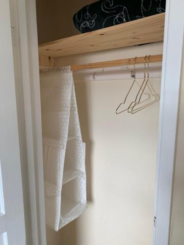 Nice double and single rooms in the quiet area with excellent shared facilities