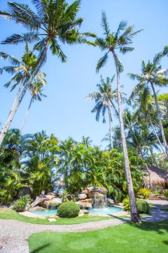 Pura Vida Beach & Dive Resort