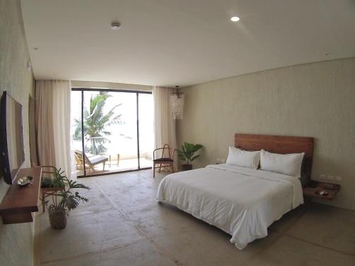 Frangipani El Nido