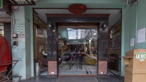 Hotel La Rica by RedDoorz