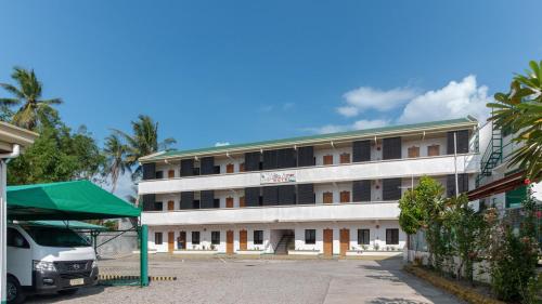 Villa Amor by RedDoorz