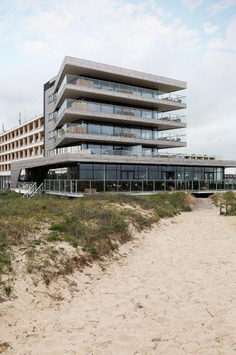 Maris Apartments