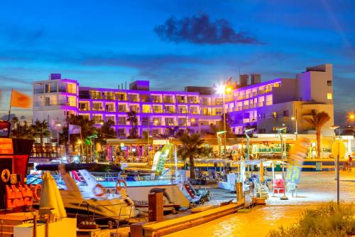 Limanaki Beach Hotel
