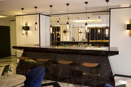 Emen’s Hotel