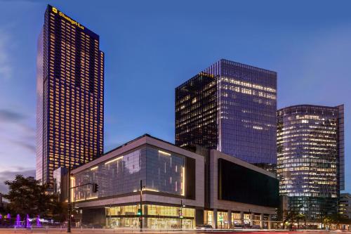 Shangri-La at the Fort Manila Serviced Residences