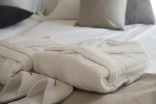 Dear Hotel