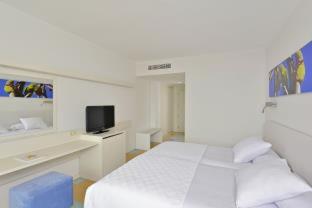 Iberostar Waves Bouganville Playa