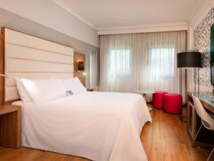 Hotel Santiago Plaza, Affiliated by Meliá
