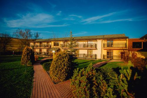 Sojka Resort - Hotel & Drevenice