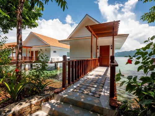 Sunlight Eco Tourism Island Resort