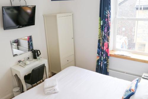 The Queens Head Hotel