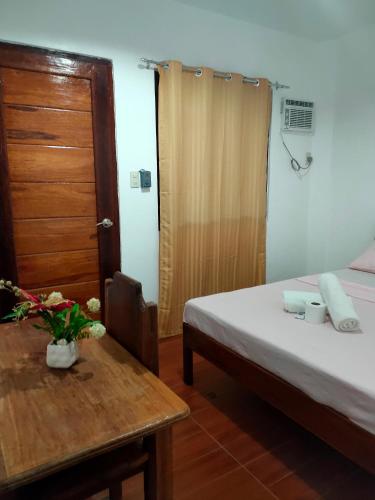 Two Season Tourist Inn