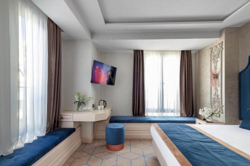 Danis Hotel