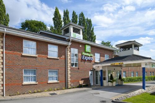 Holiday Inn Express Leeds East