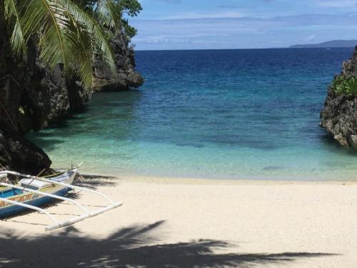 Turtle Cove Island Resort