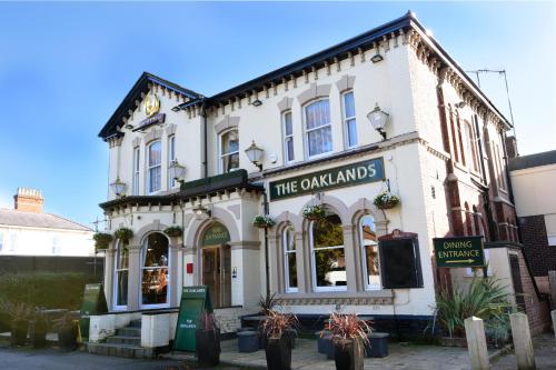 Oaklands Hotel