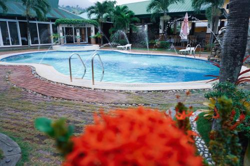 La Solana Suites & Resort