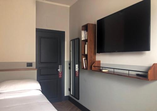 Club House Hotel