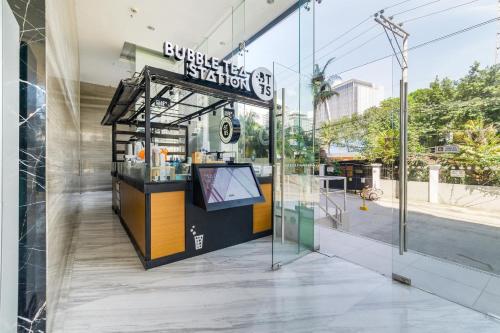 Avenir Condo for rent near IT Park Cebu with FREE Netflix, 49-inch Samsung Curve TV